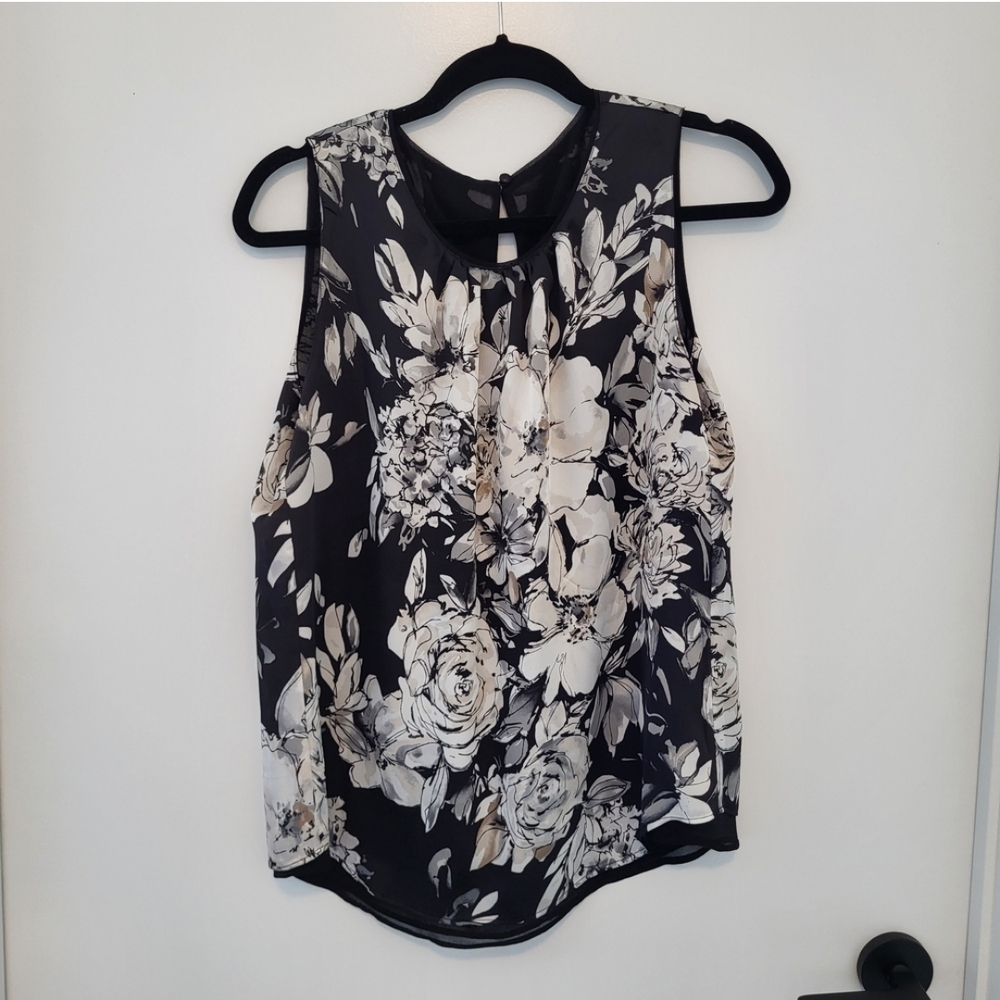 White House Black Market Reversible Top in Black and White